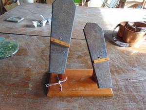 lot 1943 image: Vintage Shoe Display 