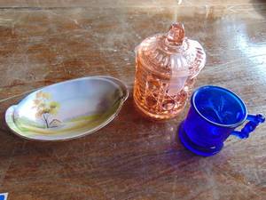 lot 1948 image: Decor Selection - Nippon piece