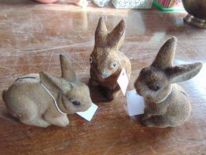 lot 1951 image: 3 Rabbit Coin Banks