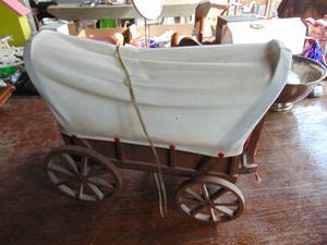 lot 1971 image: Wagon themed Lamp