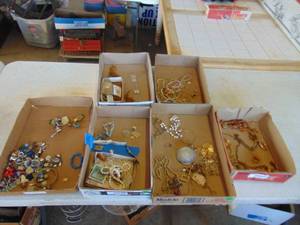 lot 2018 image: Large Selection of Costume Jewelry - some will need cleaned 
