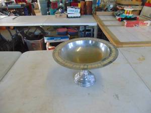 lot 2020 image: Towle - Silver Plate Center Stand with Abalone Ring