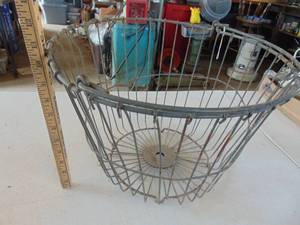 lot 2045 image: Egg Basket
