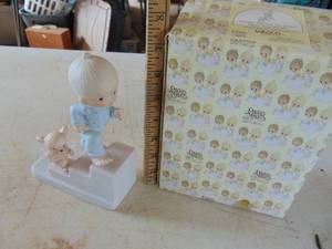 lot 2058 image: Precious moments Figurines