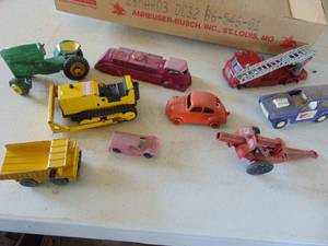 lot 2060 image: Selection of DiecastMetal Toys