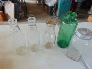 lot 2064 image: Milk Jars and Refrigerator Bottles