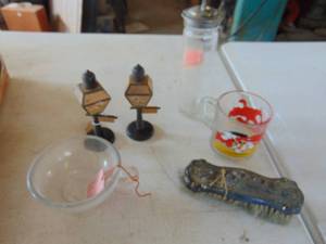 lot 2065 image: Garfield Cup - Decor - Tonic jar  and more