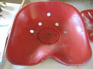 lot 2084 image: Implement seat 1
