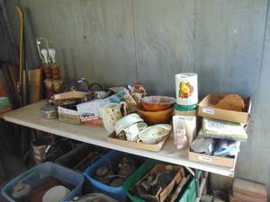 lot 2091 image: Contents of Tabletop - last auctions no bids