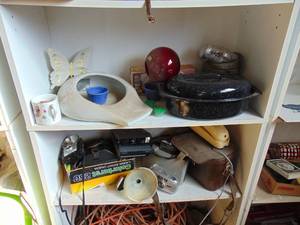 lot 2094 image: Contents of 2 Shelves - cameras