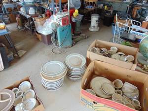 lot 3000 image: Huge Selction of Iroquis china-Restaurantware - will need cleaning 120 Pieces