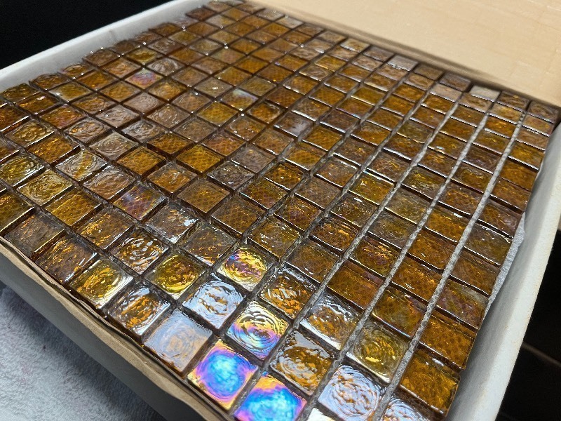 lot 221 image: Box of 10 - G&G Mosaic Tile Mother of Pearl Mosaic Tiles for Kitchen Backsplashes,Natural Seashell Bathroom Walls,Home Decor - 12 x 12 Sheets