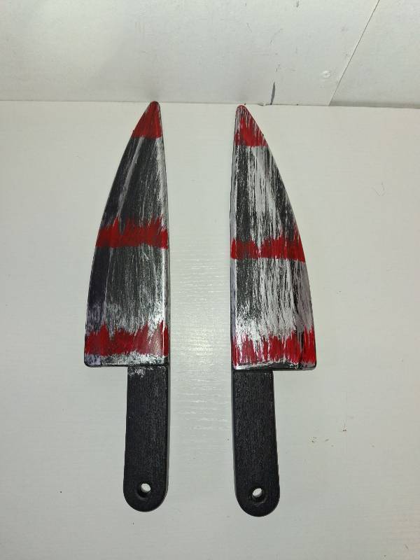 lot 3151 image: Halloween Themed Prop Kitchen Knives Set