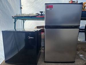 lot 18547 image: Criterion CCR312DCE2S Mini FridgeFreezer &amp Midea Mini Fridge Model HS-65LBHS-65LWHS-65LSS
