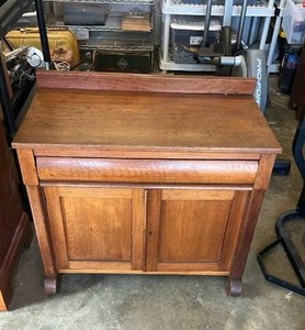 lot 3514 image: Washstand Cabinet