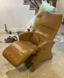 lot 3522 image: Professional Zero Gravity Chair