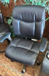lot 3532 image: Leather Office Chair