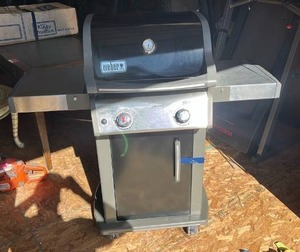 lot 3540 image: Weber Spirit E-210 Gas Grill