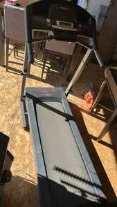 lot 3541 image: Weslo Cadence Treadmill with Digital Display