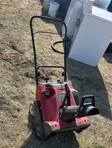 lot 3543 image: Toro CCR 2450 Snow Blower