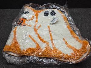lot 8004 image: Nuanchu Halloween Bathroom Rug Ghost Shape Door Mat Bath Rug Non Slip Washable Bath Mat for Autumn Home Kitchen Entrance Decor, 19 x 30