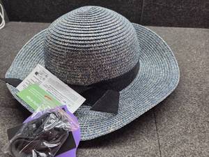 lot 8067 image: Zylioo 2XLXLLMS Womens Straw Hat,Wide Brim Sun Protection Beach Hats,UPF 50 Floppy Summer Hat for Small Heads(petite 21.6)