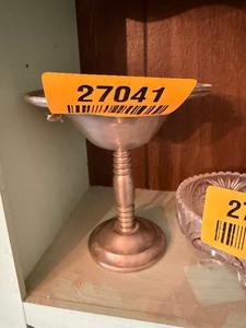 lot 27041 image: Vintage Old English Genuine Wter 32 Decor Dish