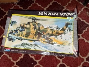 lot 27118 image: Vintage Brand New in Factory Packaging Monogram MiL-24 Hind Gunship