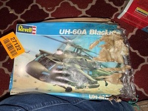 lot 27122 image: Vintage Revell UH-60A Model Kit Collectors Item