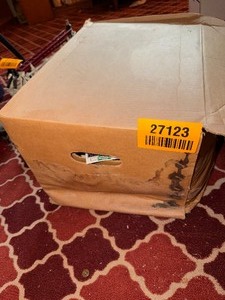 lot 27123 image: Lot Box Full of Vintage Baseball Cards and Signed Baseballs