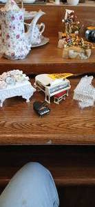 lot 26854 image: Lot of Beautiful Vintage Grand Piano Decor Pieces
