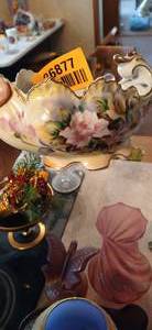 lot 26877 image: Arco Fine Quality Dallas Floral Decorative Bowl With Some Costume Jewelry