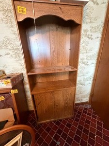 lot 27007 image: Sturdy Wooden Bookshelf With Storage Cabinets