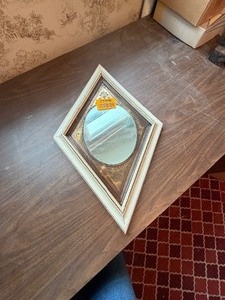 lot 27008 image: Vintage Framed Mirror Decor