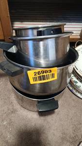 lot 26903 image: Metal Pot Set with Handles