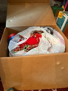 lot 27030 image: Box of Misc. Christmas Bows and Ribbons