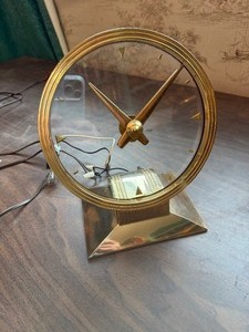 lot 27069 image: Vintage Clear Glass and Gold Table Clock