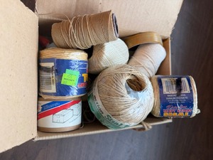 lot 27075 image: Box of a Variety of Kinds of Twine Rolls