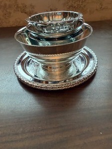 lot 27110 image: Two Sets of Paul Revere Silver Plated Decor Dishes