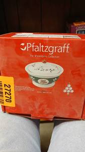 lot 27270 image: Vintage Pfaltzgraff The Winter berry Collection Embossed Covered Candy Dish
