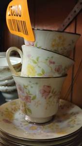 lot 27283 image: Vintage Noritake Harmony China Set