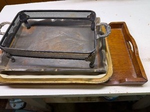 lot 27148 image: Lot of Mixed Material Serving Platter Trays
