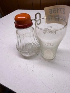 lot 27156 image: Vintage Nut ChopperGrinder and Vintage Coca-Cola Cup