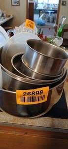 lot 26898 image: Set of Eight Metal Mixing Bowls