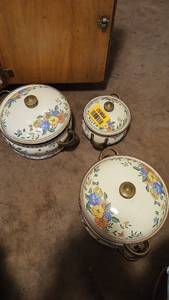 lot 26904 image: Vintage M Kamenstein Enamel Cookware Set with Brass Handles