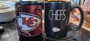 lot 26913 image: Set of Two Black Kansas City Chiefs Mugs