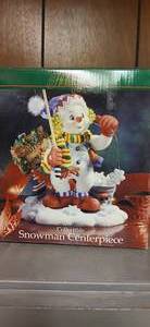 lot 27250 image: Vintage Collectible Snowman Centerpiece