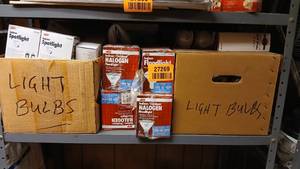 lot 27269 image: Huge Lot Consisting of Many Different Kinds of Lightbulbs