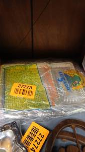 lot 27273 image: Vintage Fruit and Vegetable Trays