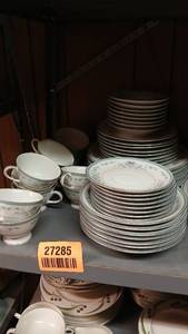 lot 27285 image: Harmony House Fine China Duchess Full Dining Set